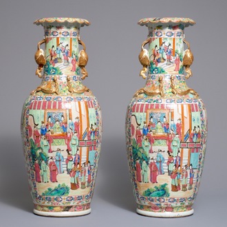 A pair of rare Chinese Canton famille rose vases with phoenix-shaped handles, 19th C.